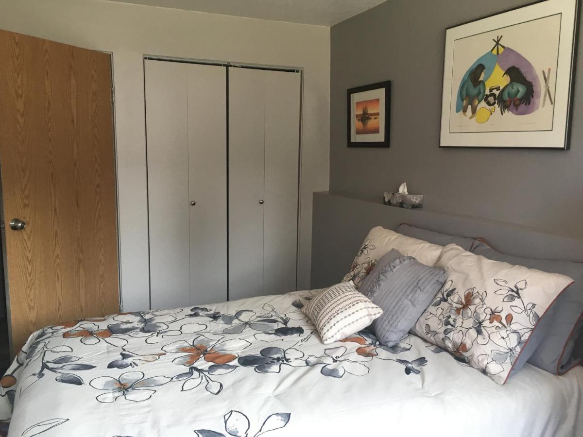 Polar Nights Bed and Breakfast Yellowknife Exterior foto