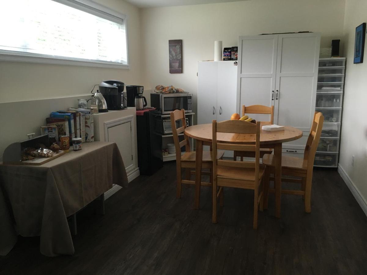Polar Nights Bed and Breakfast Yellowknife Exterior foto
